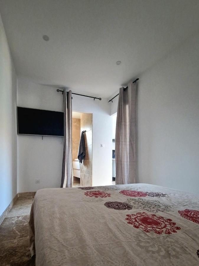 Plages Et Terres Apartment Bessan Exterior photo